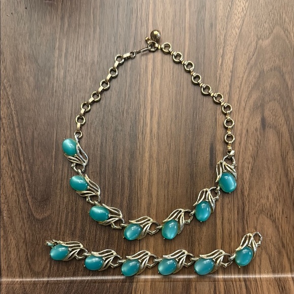 Jewelry - Turquoise Blue Teardrop Necklace in Green and Blue Jewelry